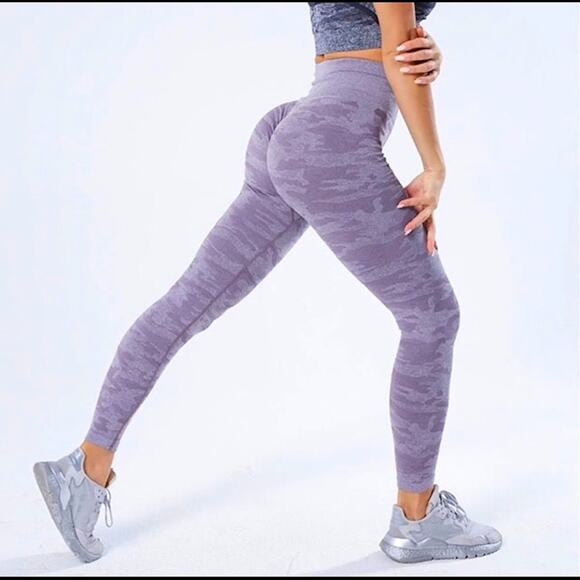 PURPLE HIGH WAIST CAMO SEAMLESS LEGGINGS-SQUAT PROOF-GREAT FIT! BNWT - Picture 2 of 3